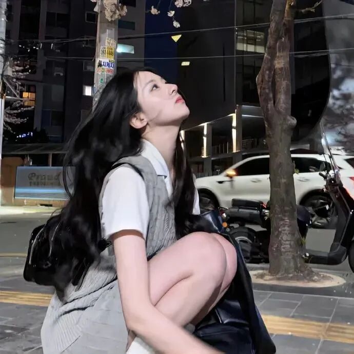 温柔侧脸女生头像