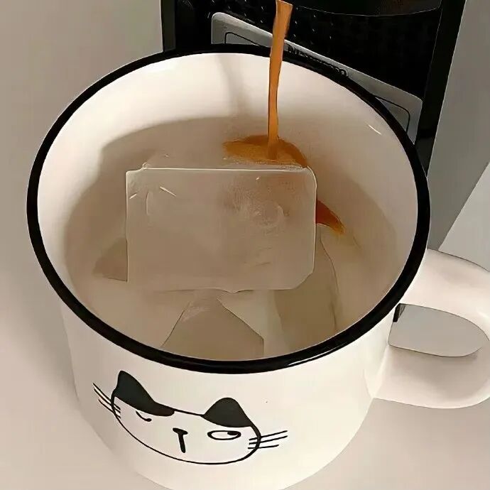杯子ins朋友圈背景图