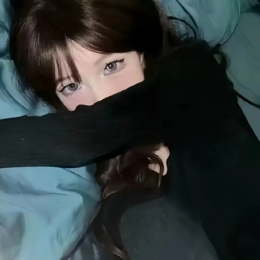 躺着小众女生头像