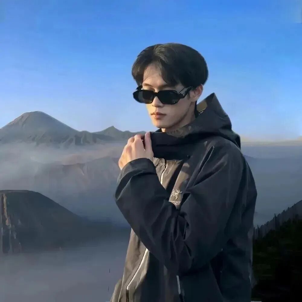 墨镜高山个性男生头像