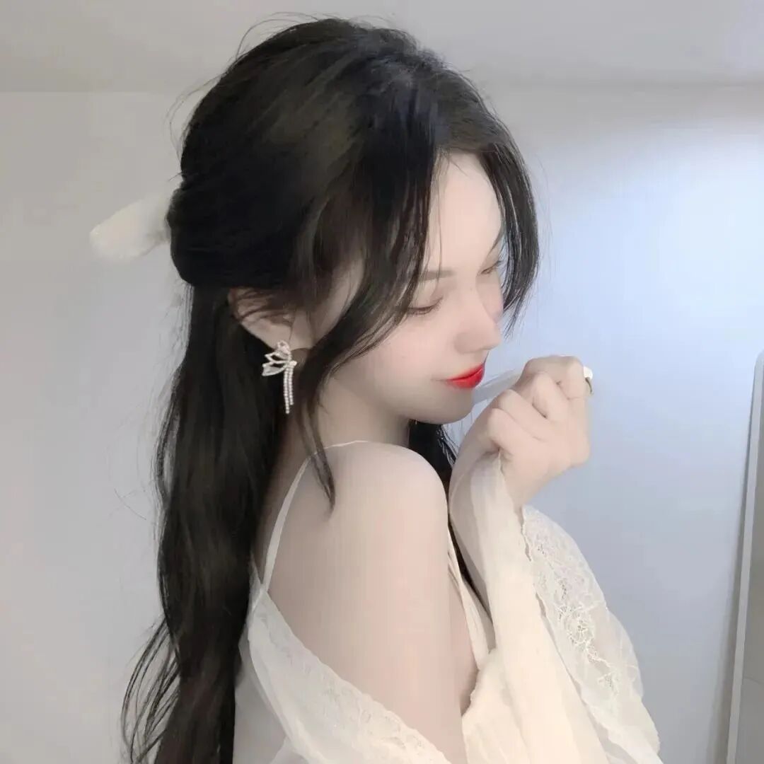 温柔侧脸女生头像