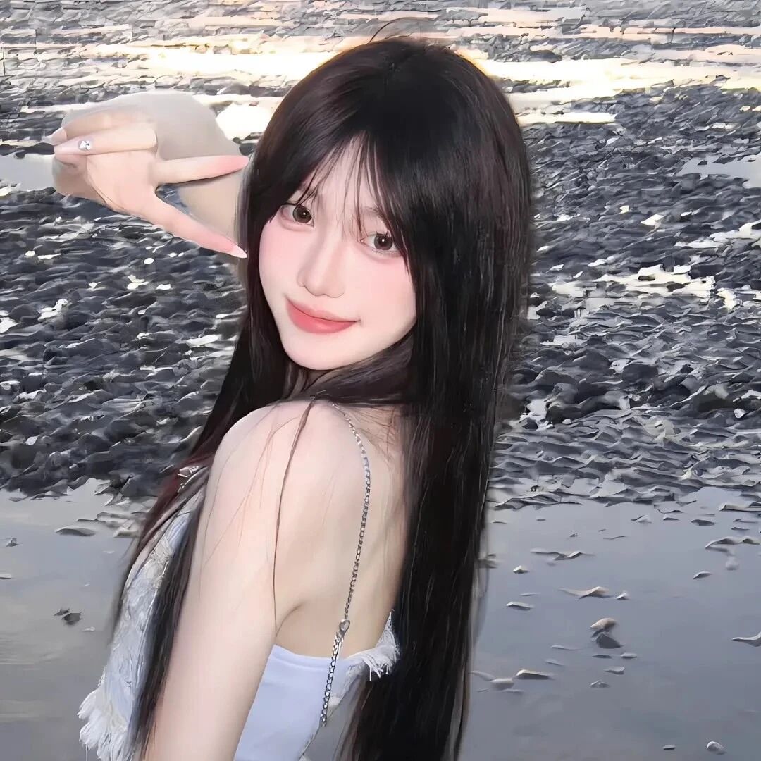 剪刀手温柔女生头像