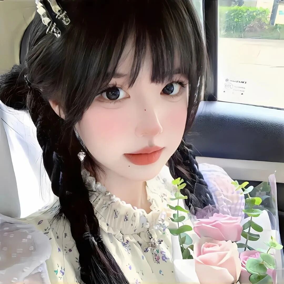 鲜花车内甜妹女生头像
