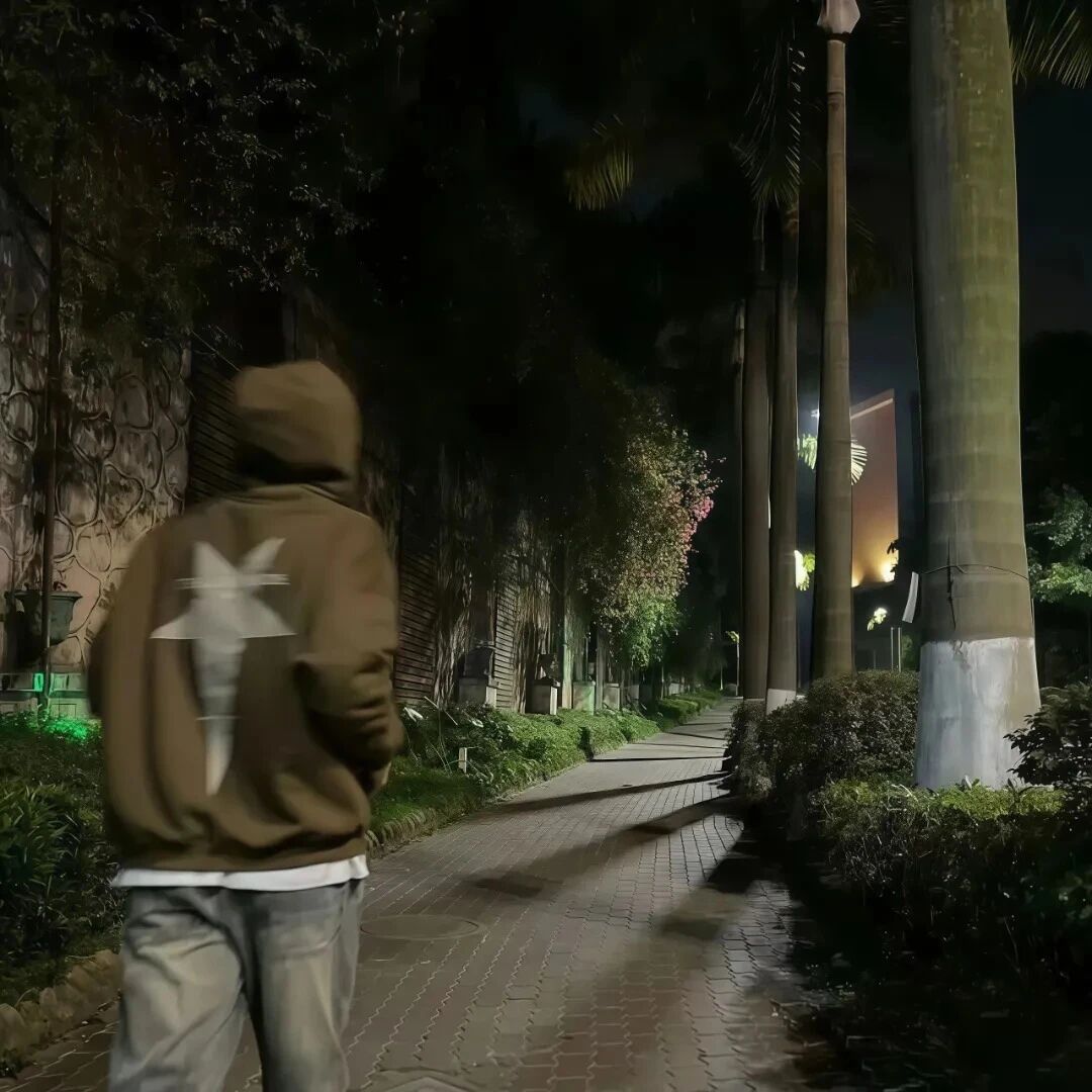 小众背影不露脸男生头像
