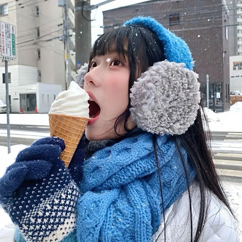 吃冰淇淋冬天侧脸甜妹女生头像
