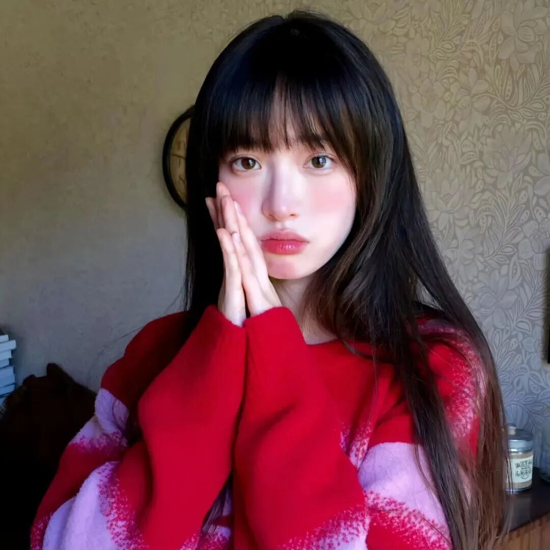 红色系甜妹女生头像