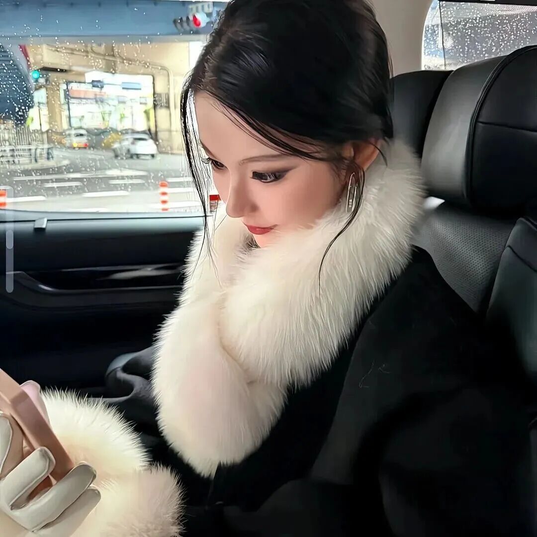 车内气质侧脸女生头像