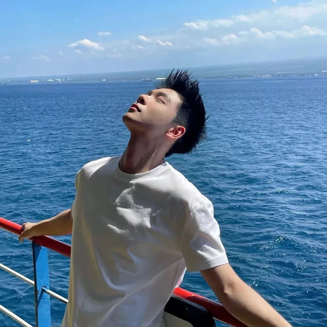 帅气海边男生头像