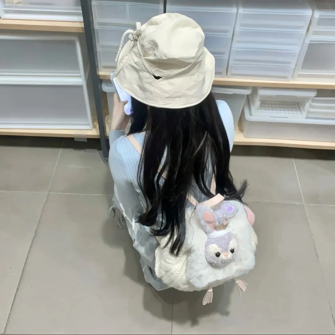 蹲着少萝不露脸女生头像