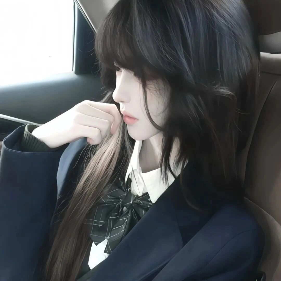车内jk制服少萝侧脸女生头像