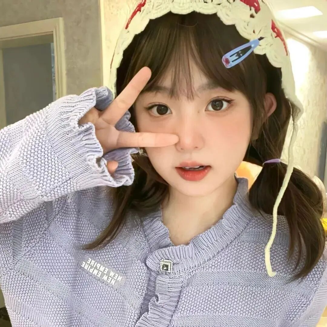 剪刀手甜妹女生头像