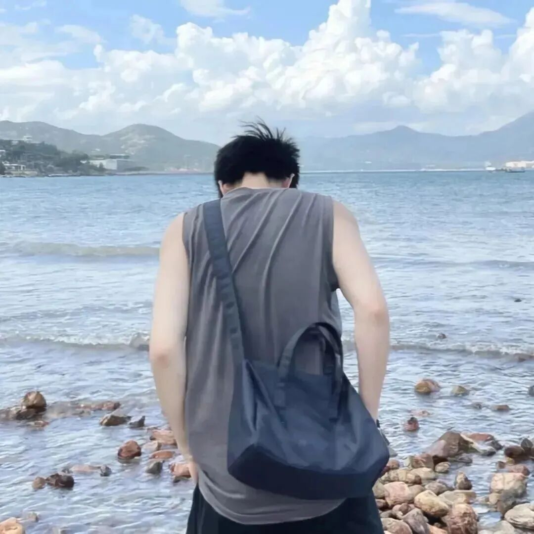 haibiandddailianren海边真人情侣头像