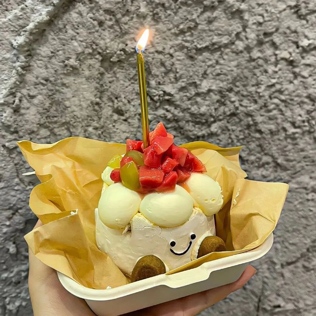 生日快乐蛋糕朋友圈背景图