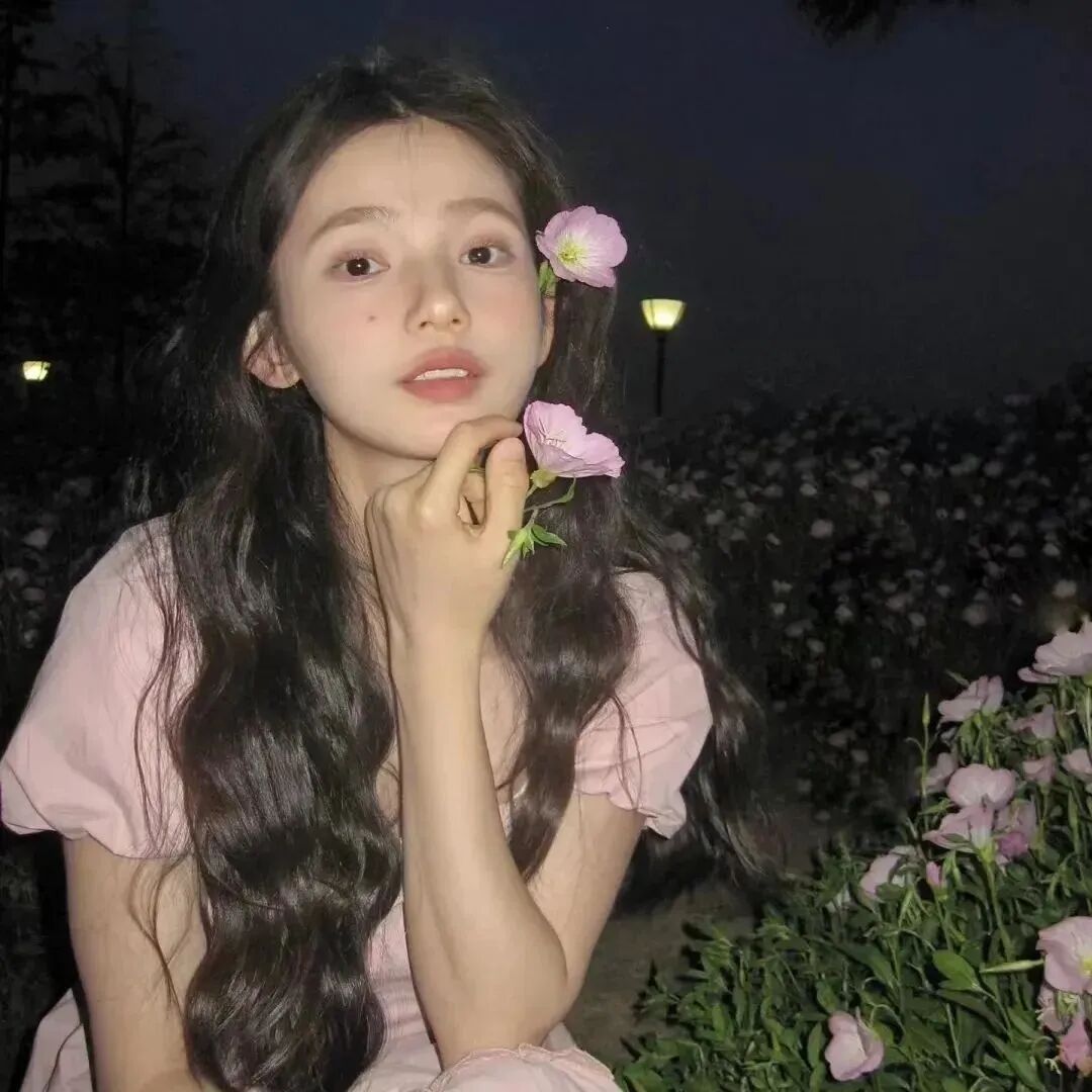 鲜花温柔女生头像