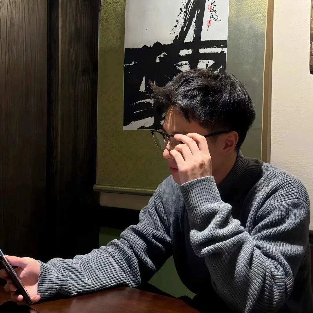 成熟侧脸男生头像