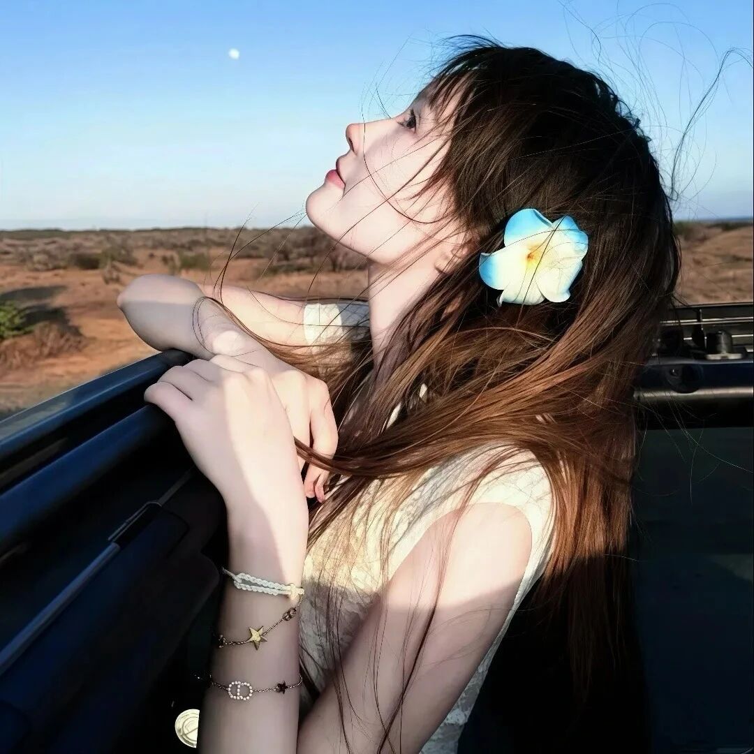 温柔侧脸女生头像