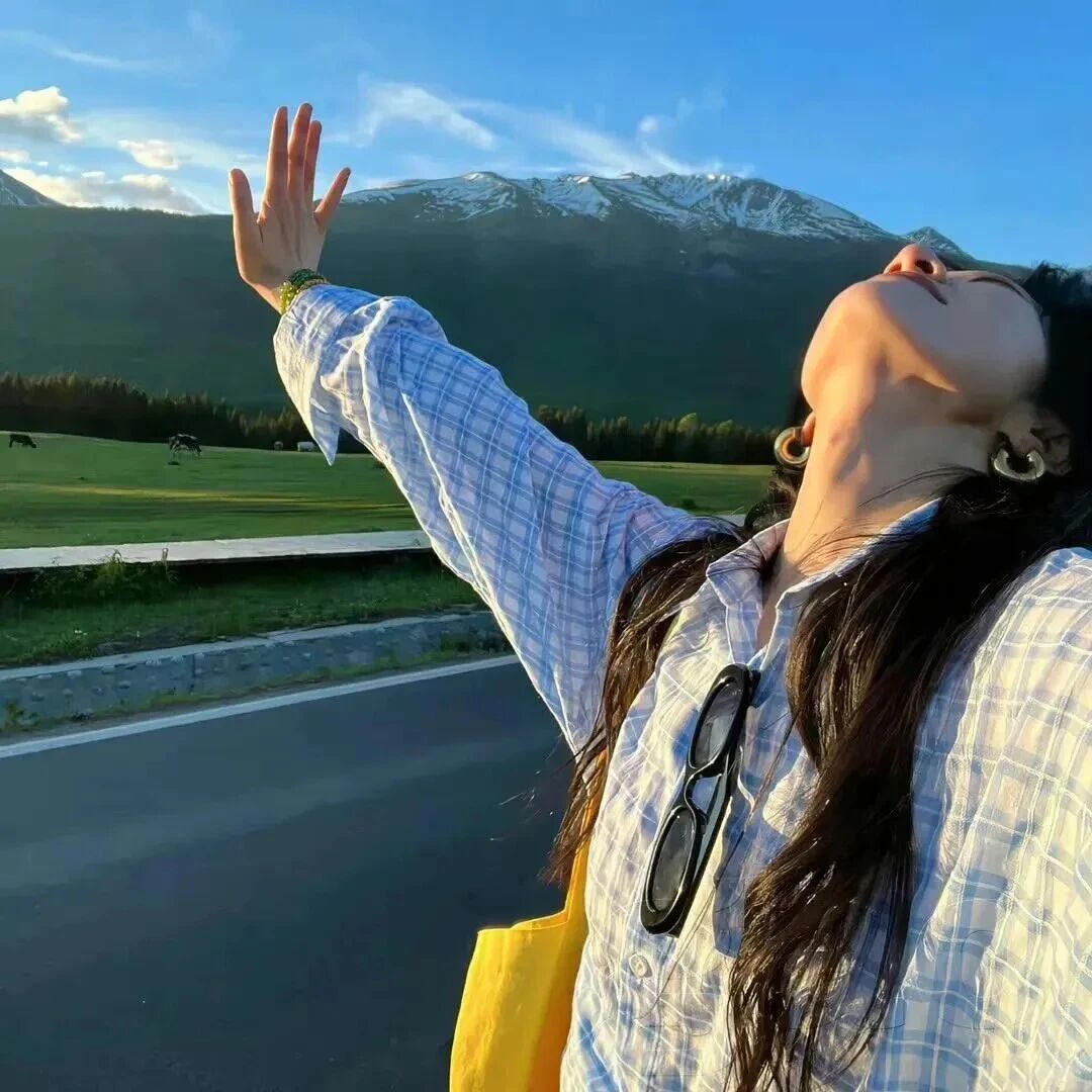 自由感不露脸女生头像