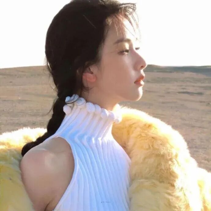气质侧脸女生头像