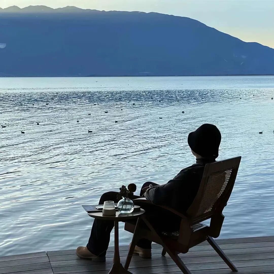 zuoluoyuhaianxbchicha坐在海边真人单人情侣头像