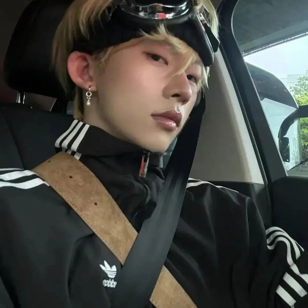 车内个性男生头像