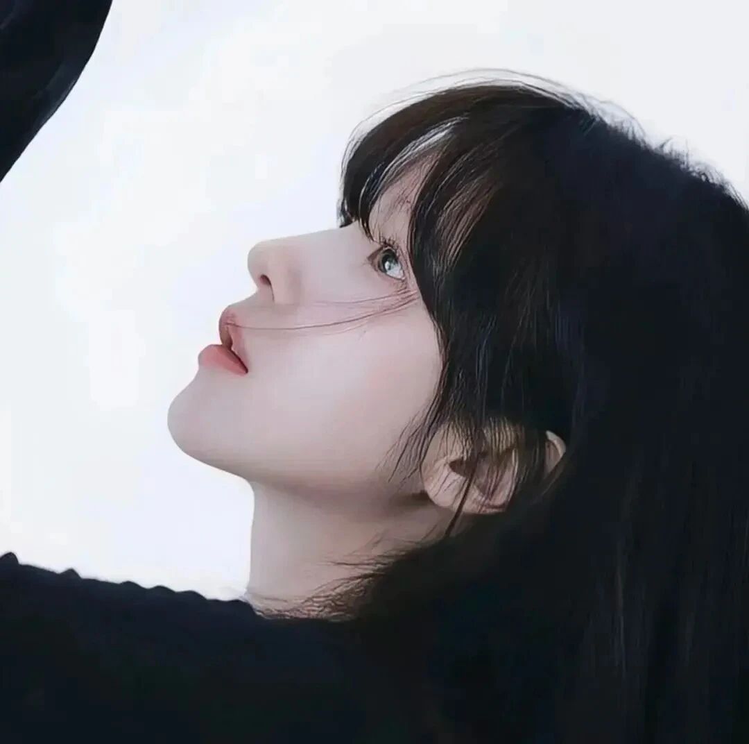 温柔侧脸女生头像