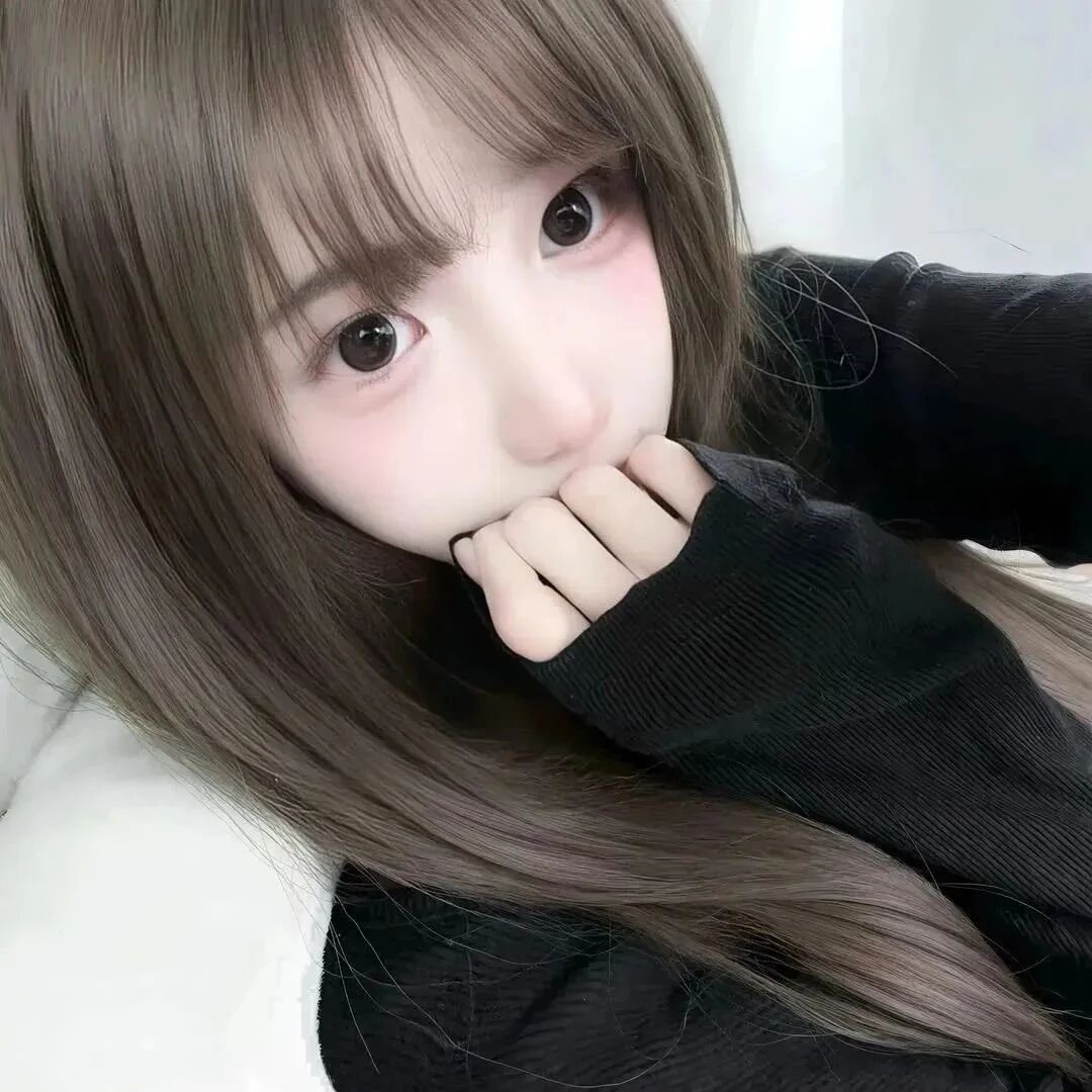 捂嘴少萝女生头像