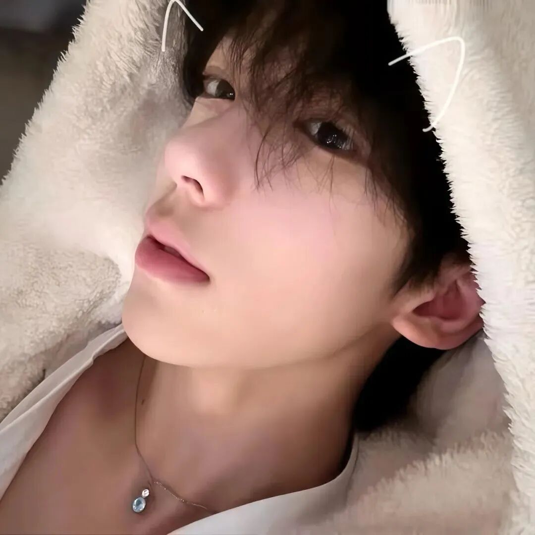 怼脸痞帅男生头像