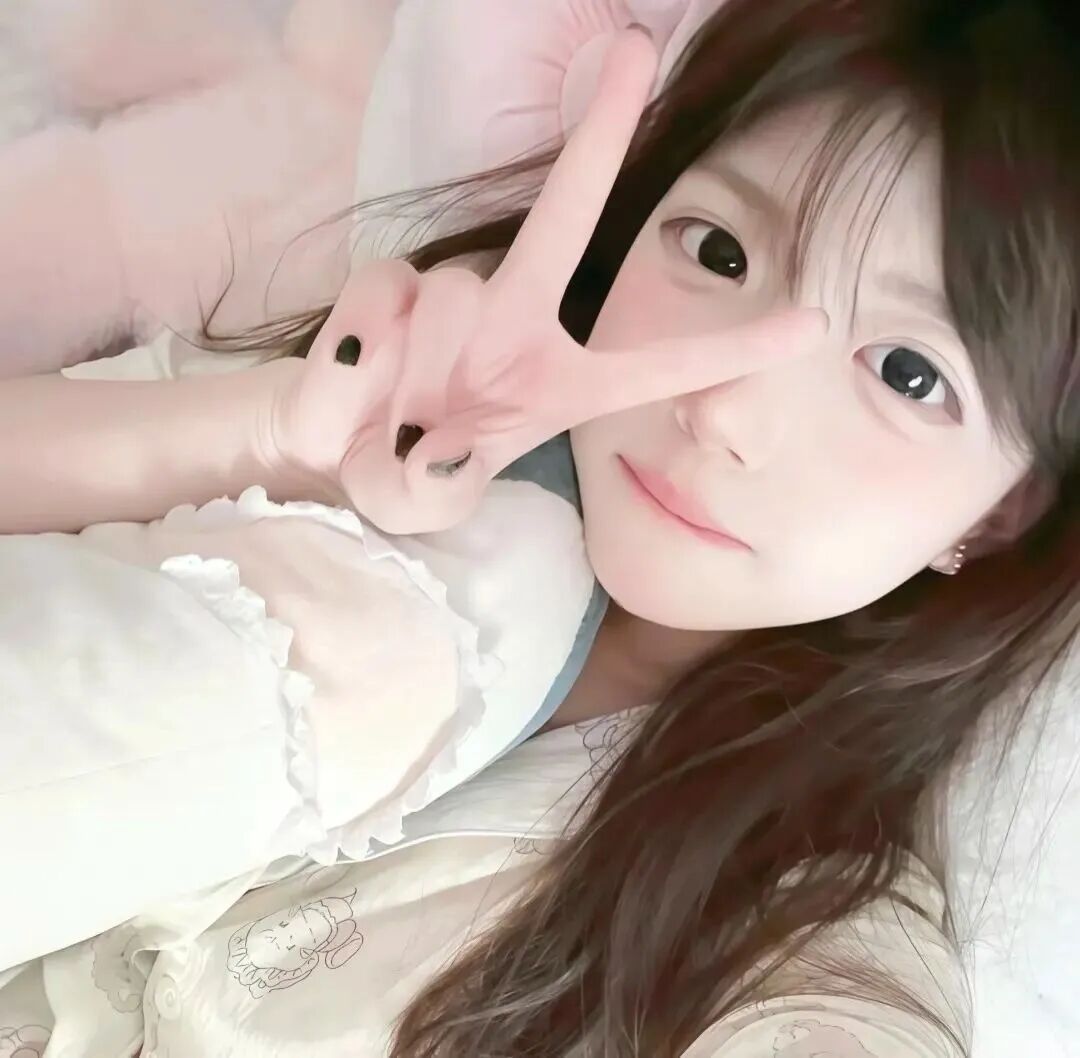剪刀手少萝女生头像