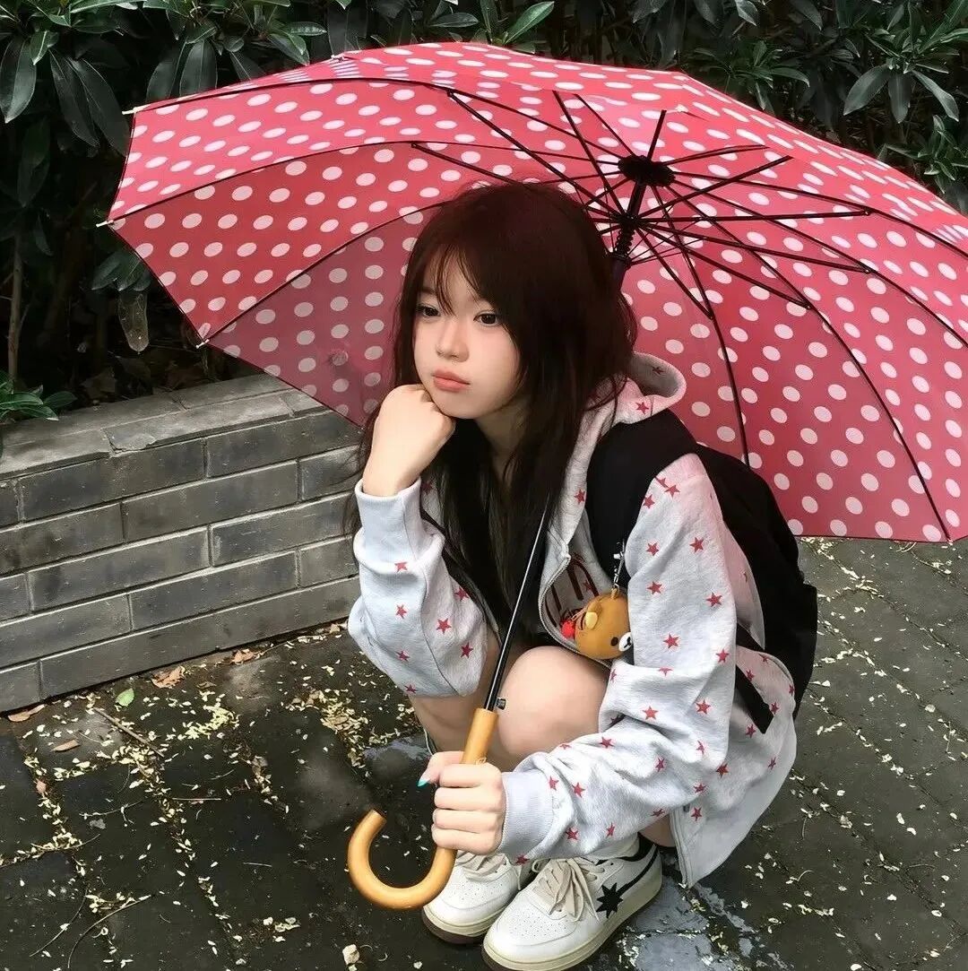 撑伞甜妹女生头像