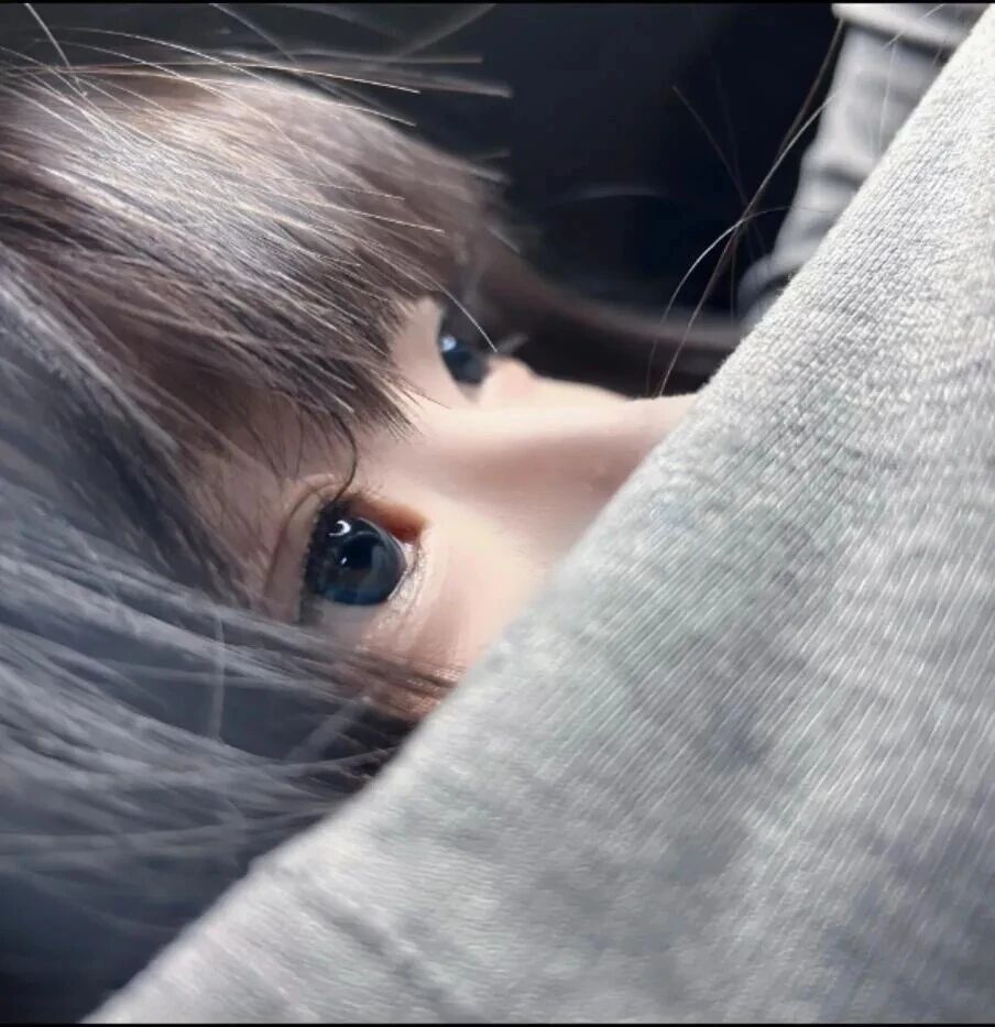 少萝侧脸女生头像