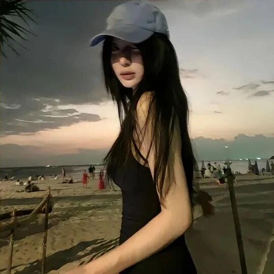 海边自由感女生头像