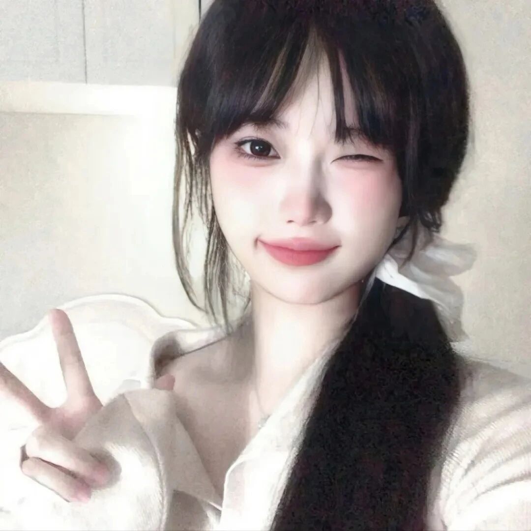 剪刀手甜妹女生头像