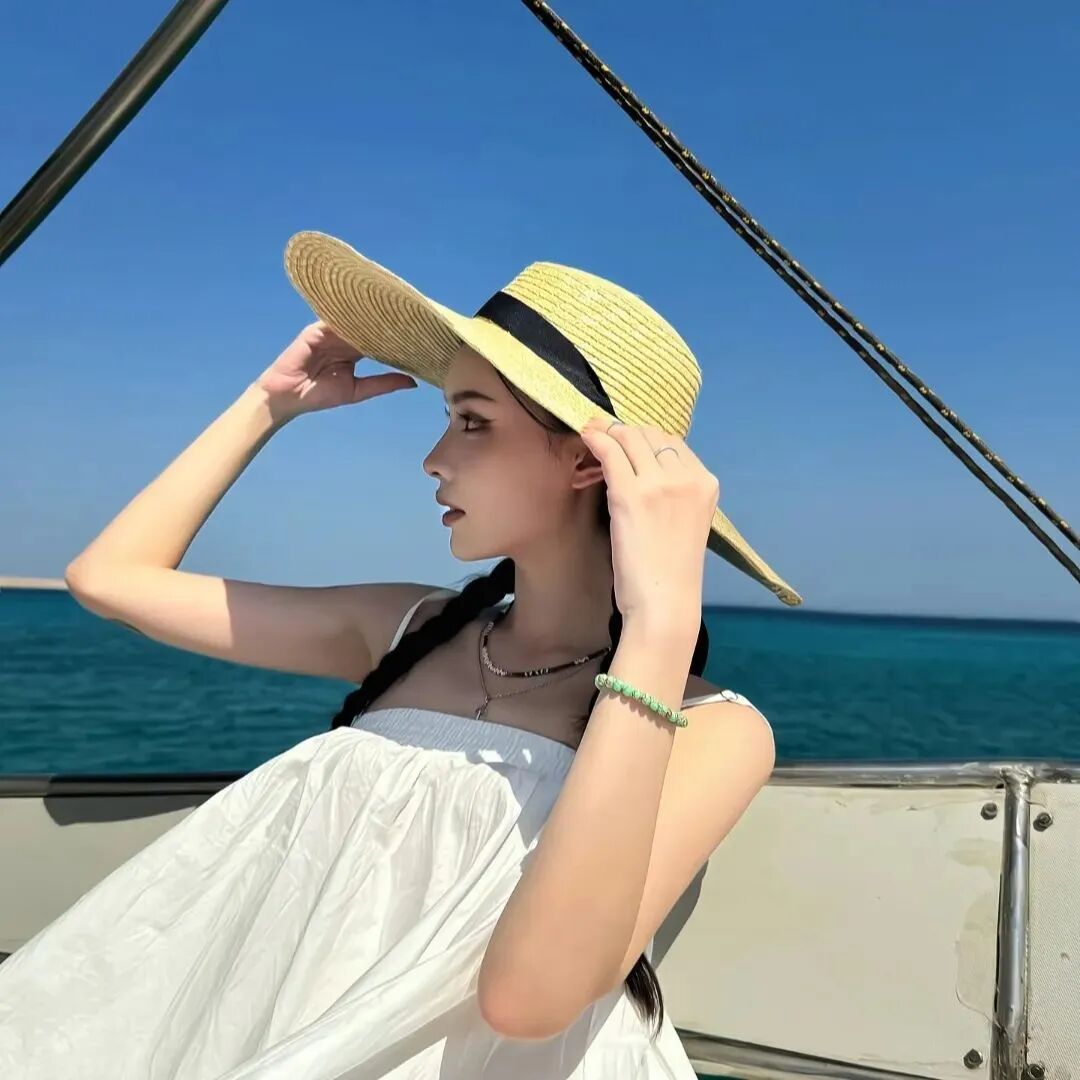 气质侧脸女生头像