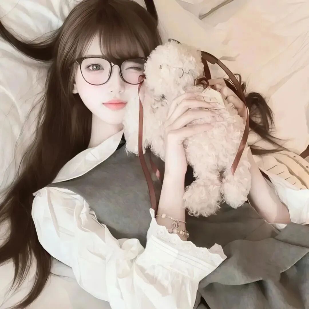 抱着玩偶躺着甜妹女生头像