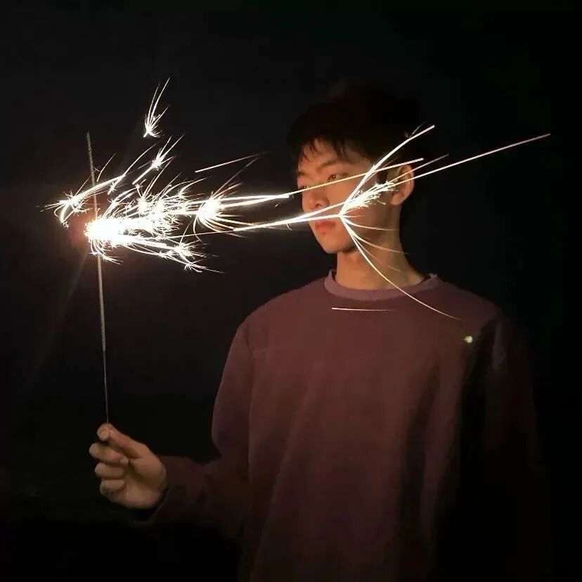 氛围感新年烟花男生头像