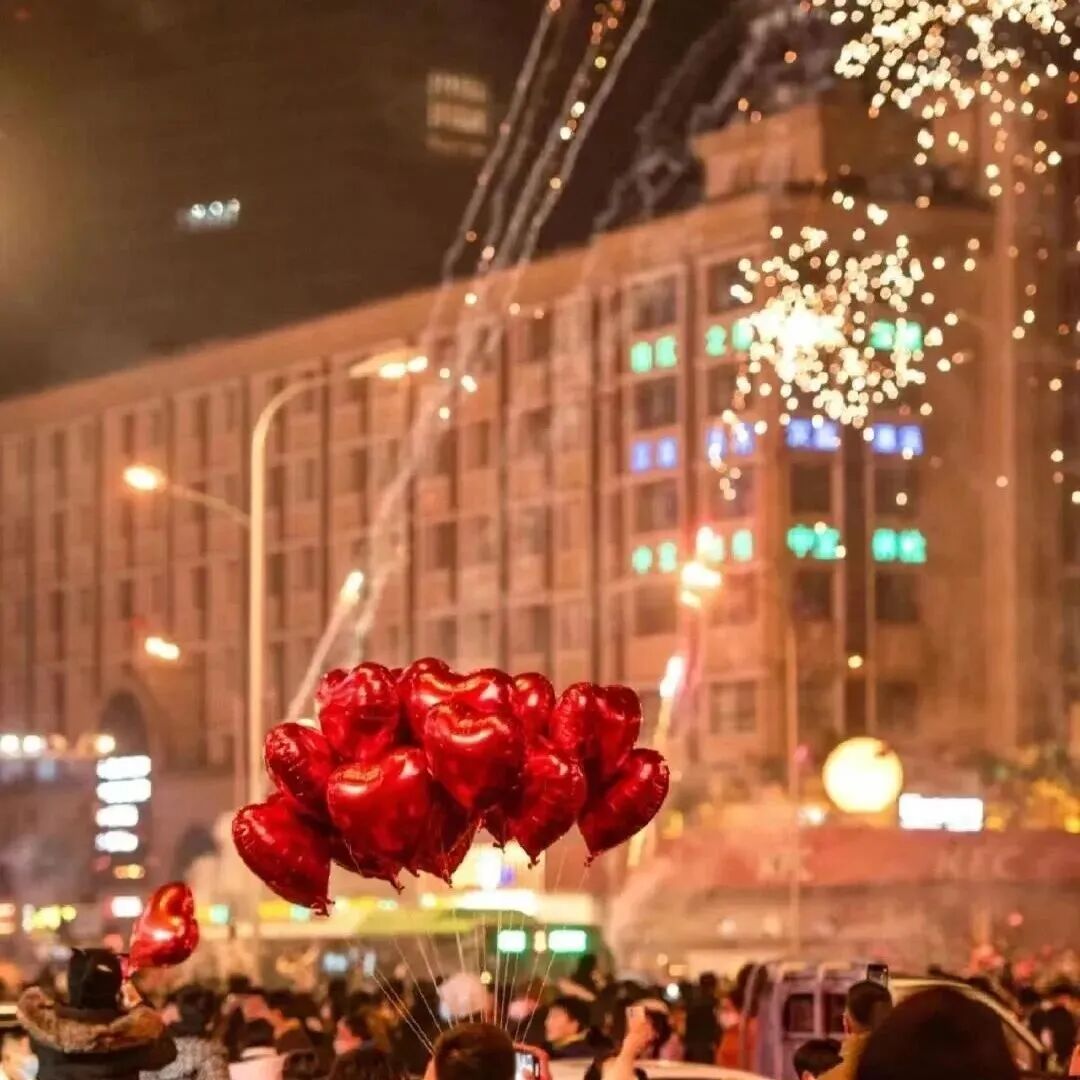 新年烟花朋友圈背景图