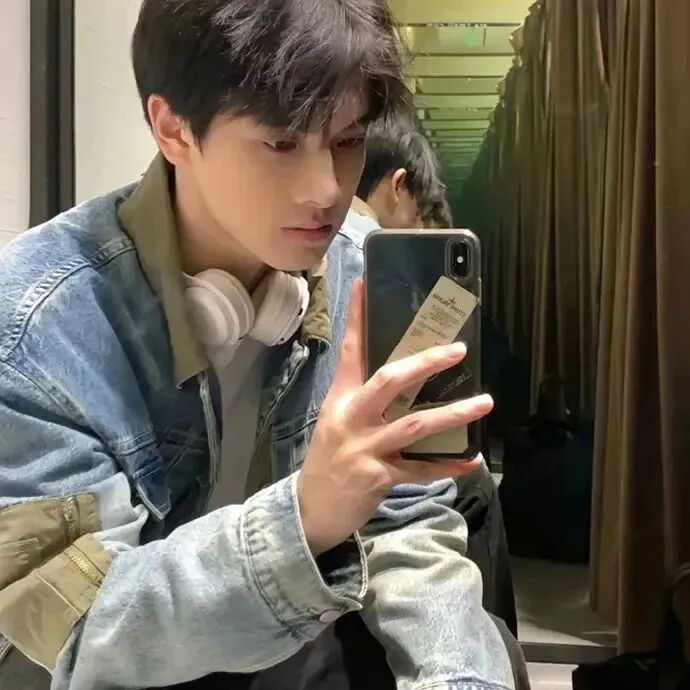 自拍手机帅气男生头像
