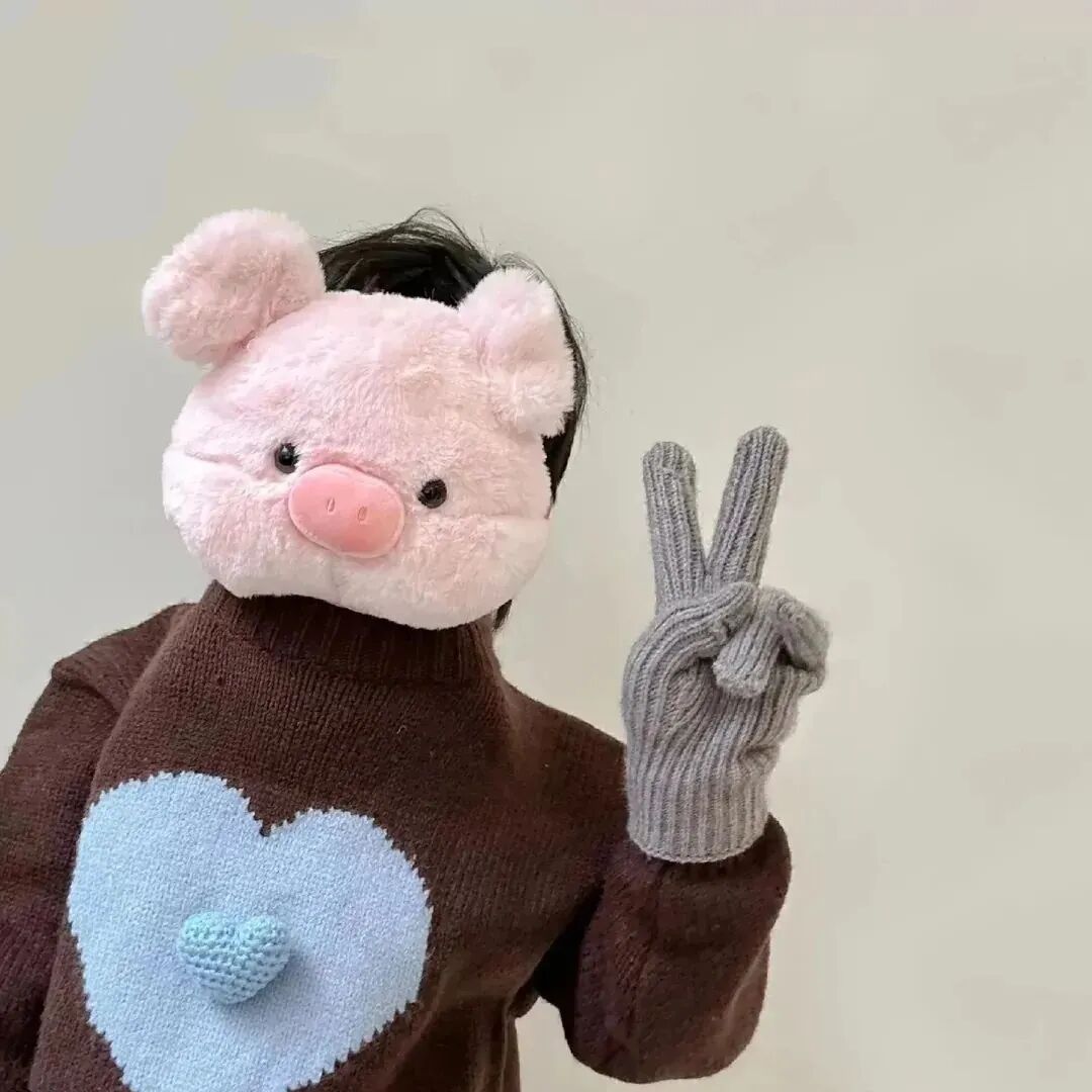 jdszhutoulove剪刀手猪头可爱真人情侣头像