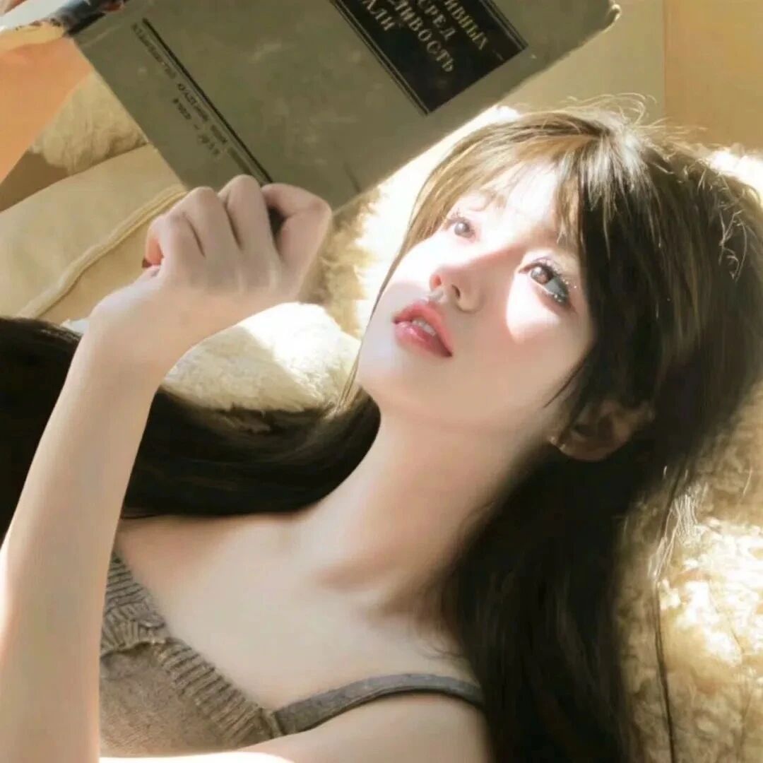 看书温柔女生头像