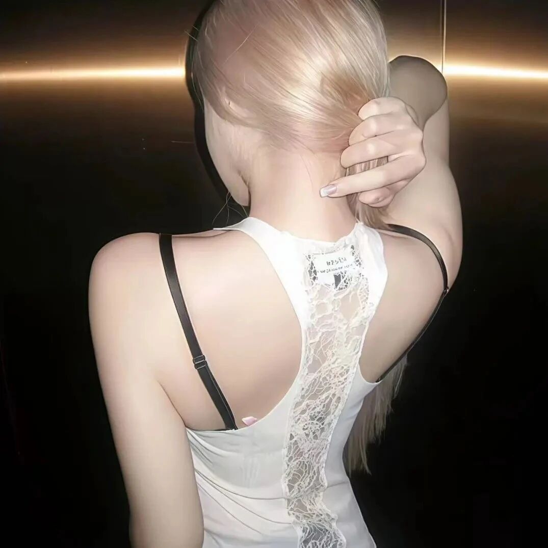 纯欲背影不露脸女生头像