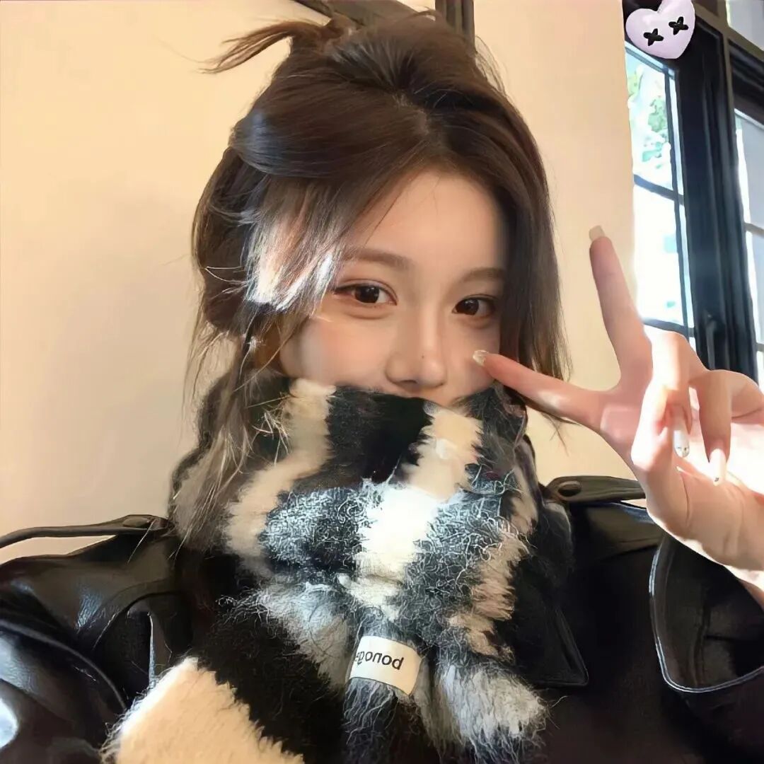 剪刀手小众女生头像
