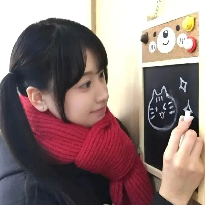 围巾甜妹侧脸女生头像