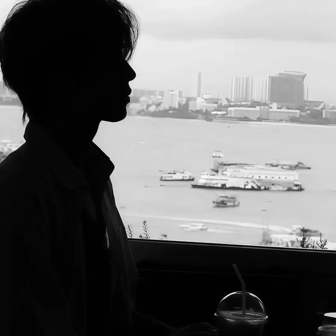 黑白不露脸男生头像