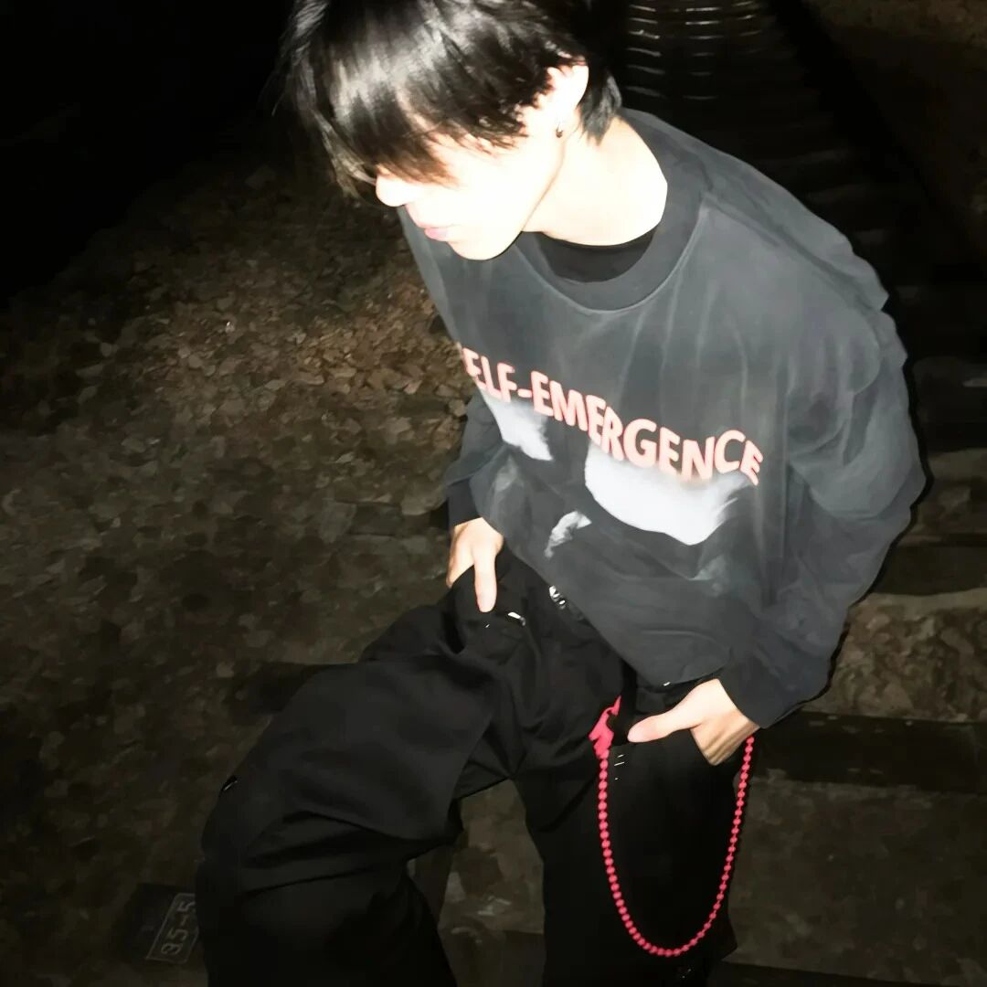 个性侧脸男生头像