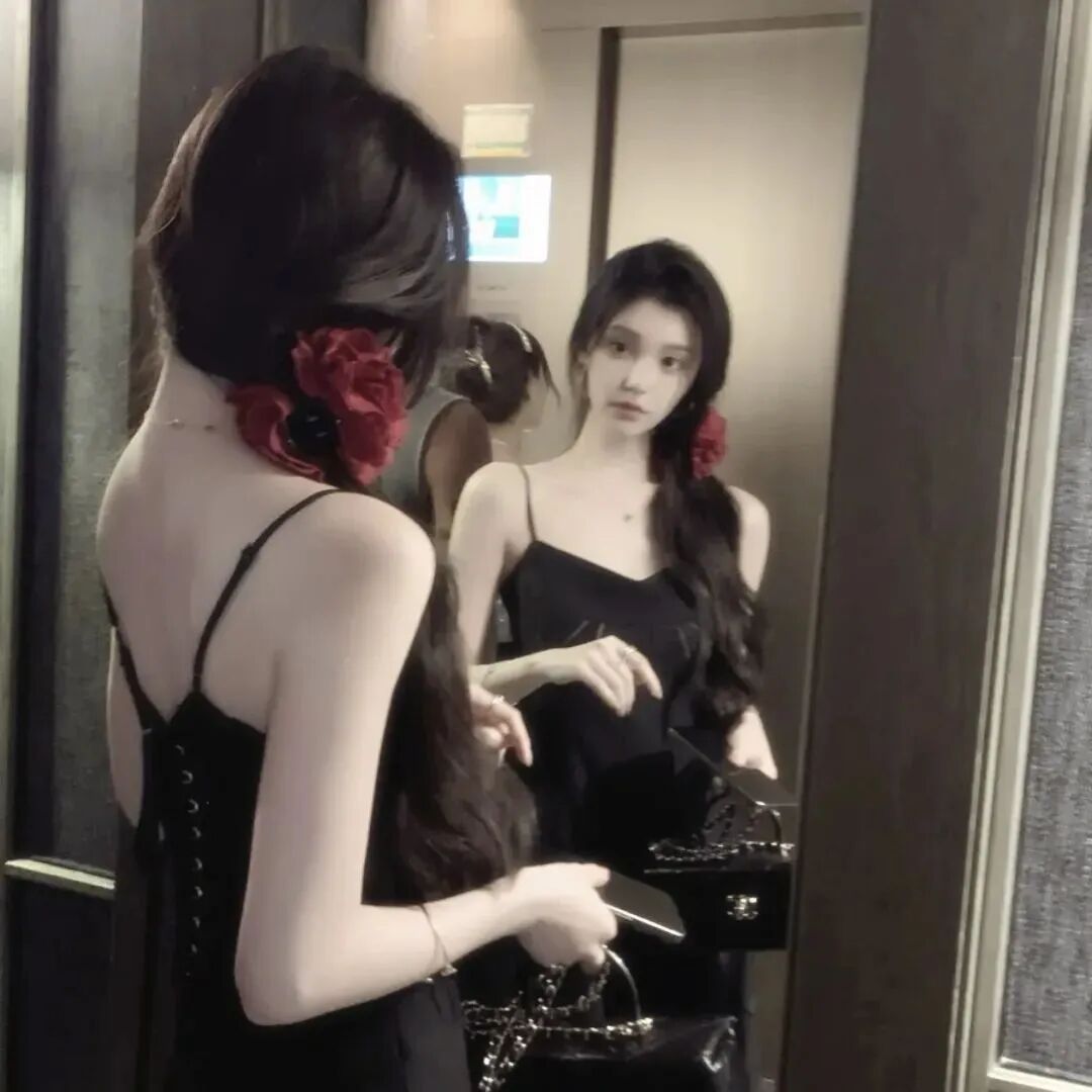 镜子温柔女生头像