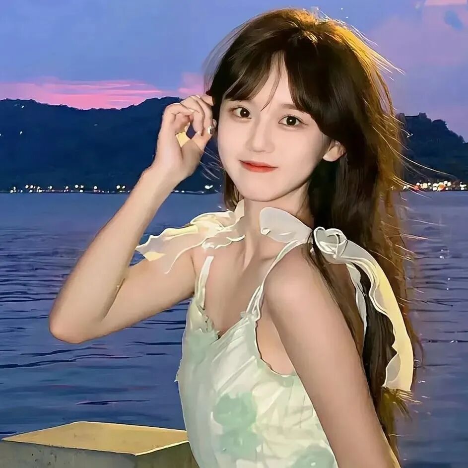 海边甜妹女生头像