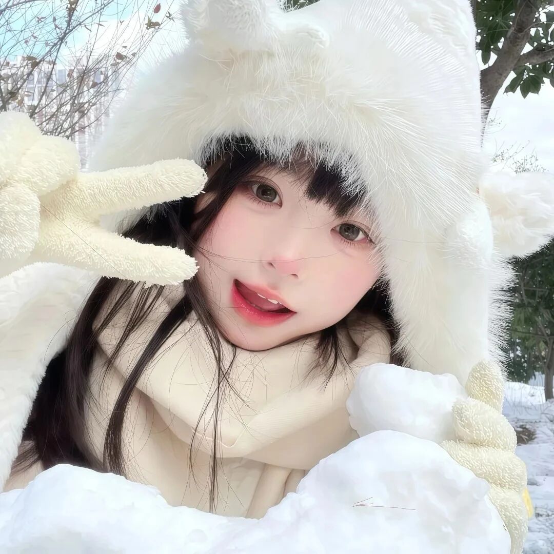 剪刀手冬天甜妹女生头像