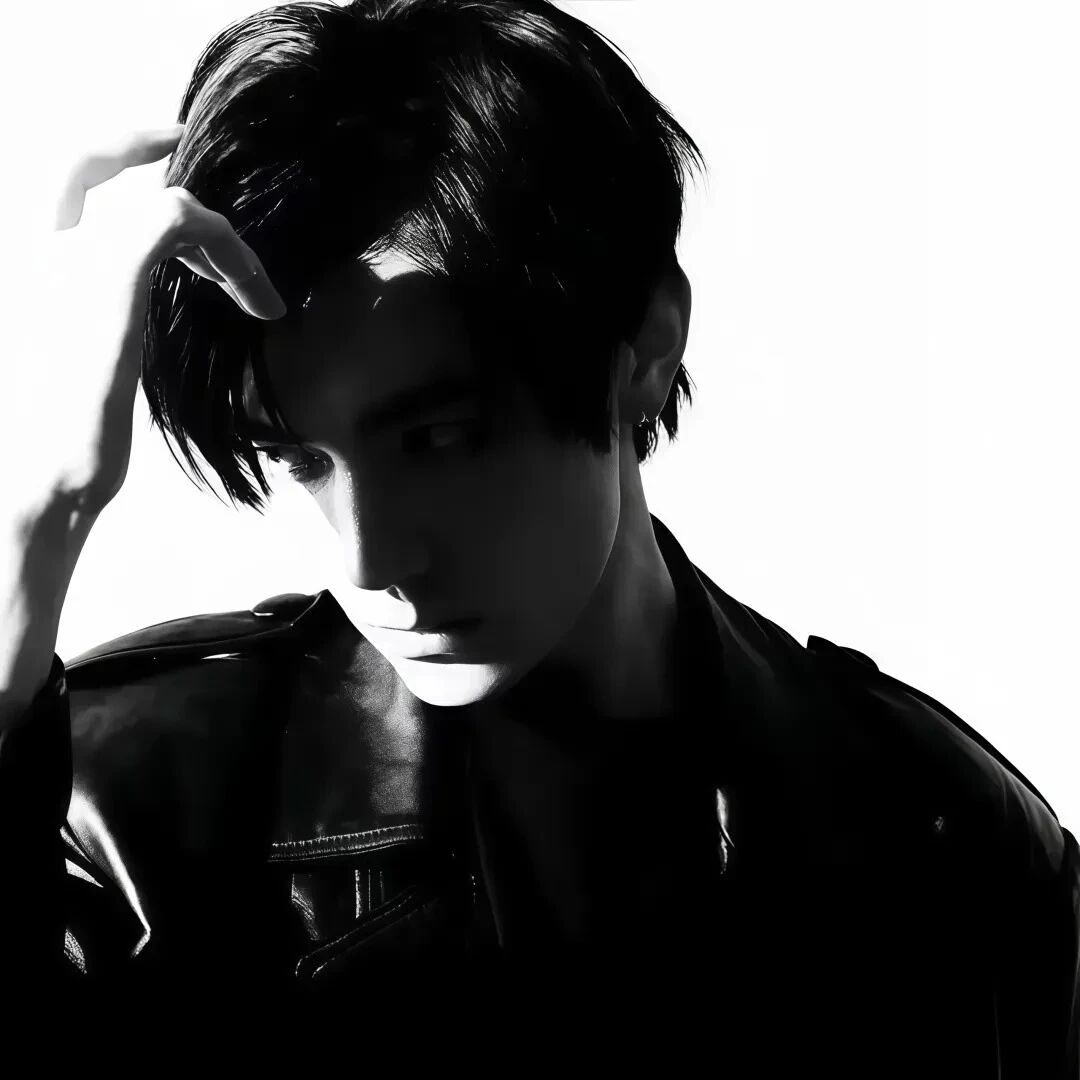 黑白男生头像