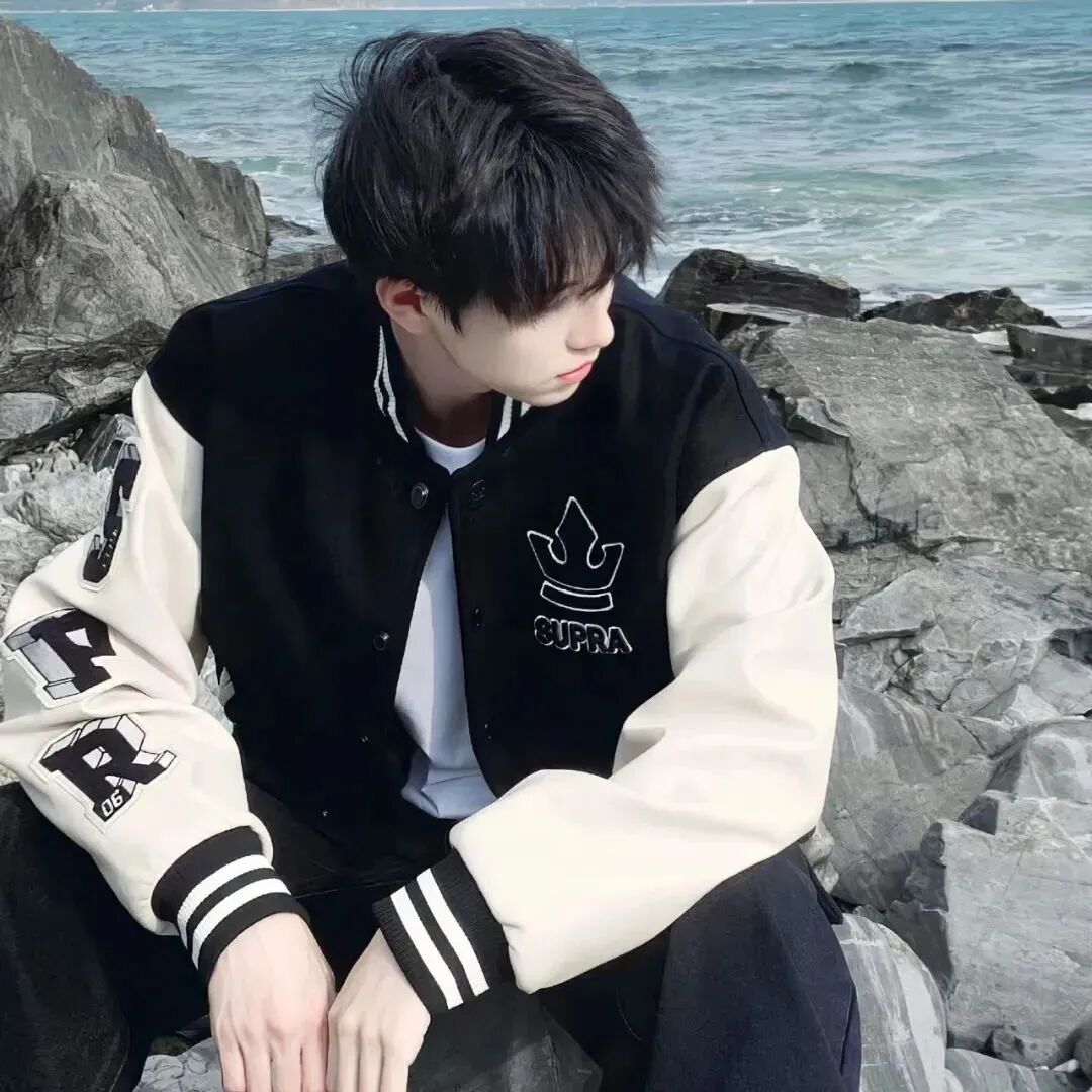 海边痞帅侧脸男生头像