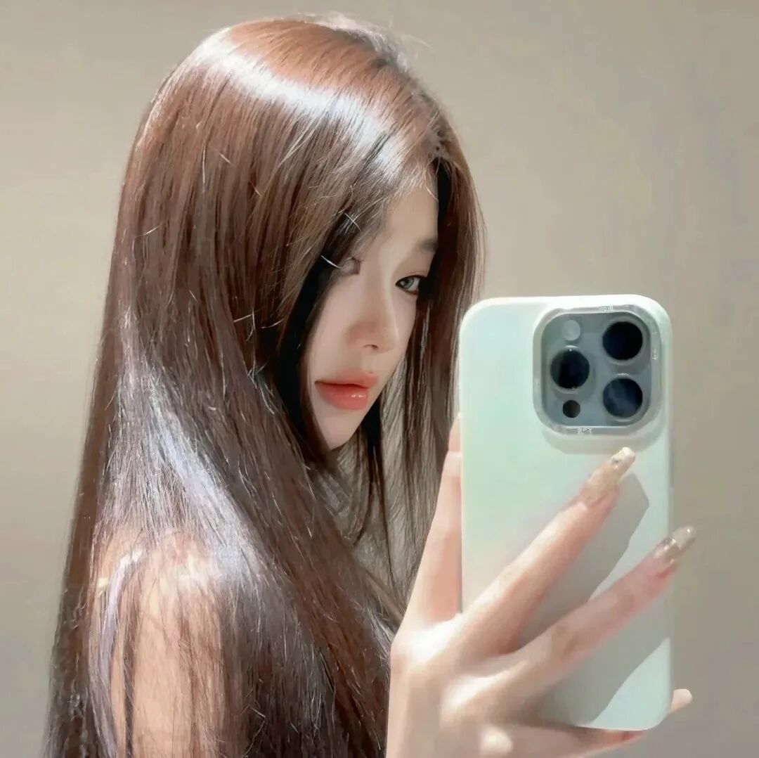 自拍手机小众女生头像
